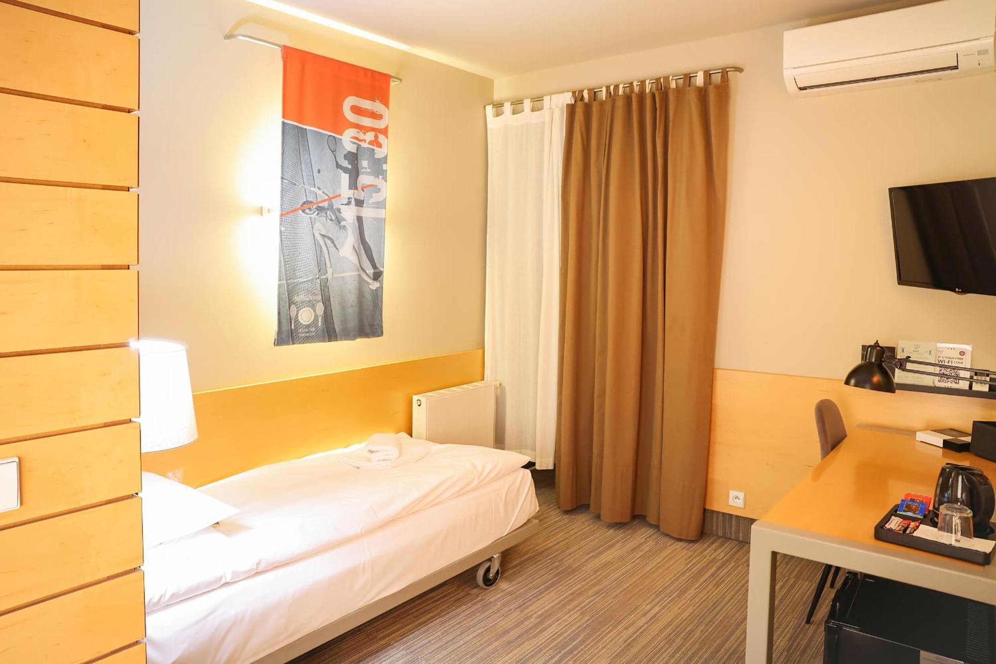 Hotel Restauracja Tenis Kortowo Πόζναν Εξωτερικό φωτογραφία